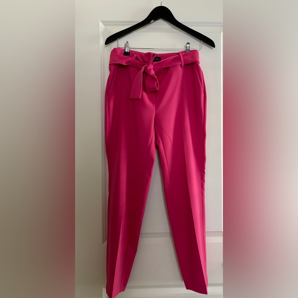 Nicole Miller women’s pink slacks / size Med/ NWOT/ ankle length